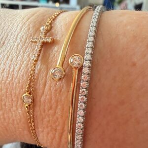 Tiffany & Co. white gold metro hinged bangle